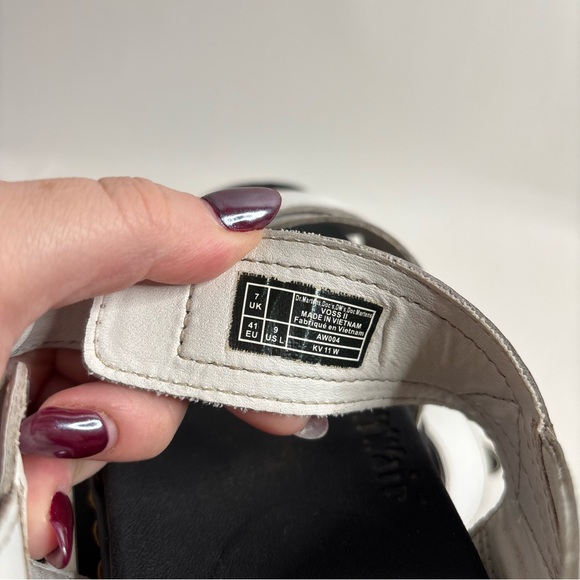 Dr. Martens Voss II Quad Strappy Platform Sandal Womens size 9 - Picture 13 of 15